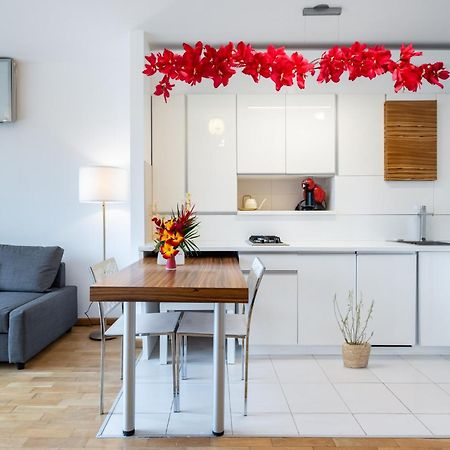 Lazynest - Modern Apartment With Parking & Balcony Бухарест Экстерьер фото