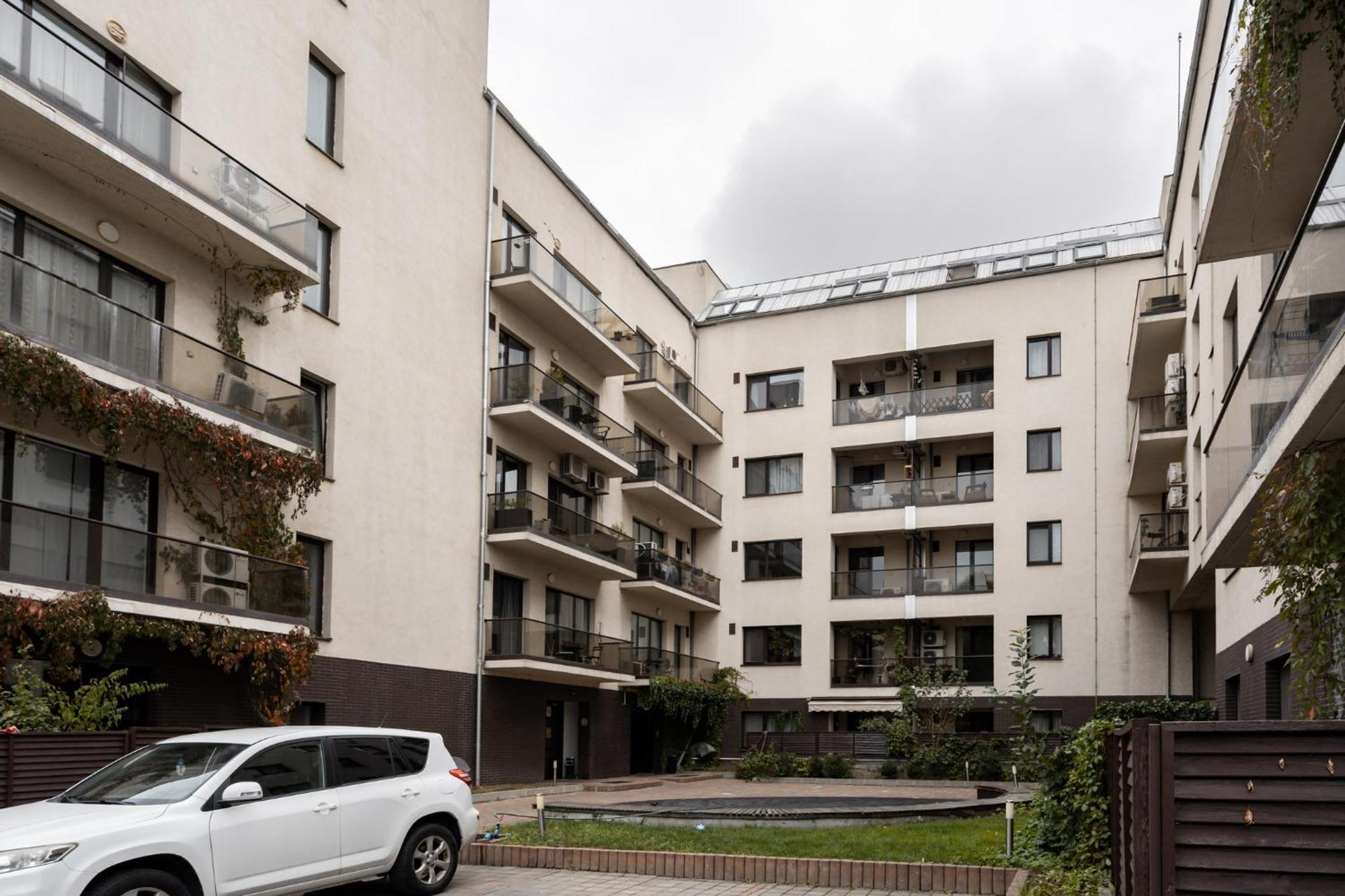 Lazynest - Modern Apartment With Parking & Balcony Бухарест Экстерьер фото
